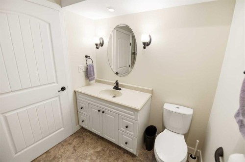 57 Woodbine Close, Blackfalds, AB - Indoor Photo Showing Bathroom