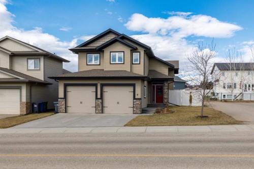 6 Greenway Street  Red Deer, AB T4P 0P4