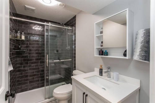 179 Long Close, Red Deer, AB - Indoor Photo Showing Bathroom
