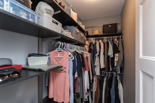 9 Bowman Circle, Sylvan Lake, AB - Indoor With Storage