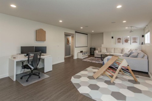 9 Bowman Circle, Sylvan Lake, AB - Indoor Photo Showing Living Room