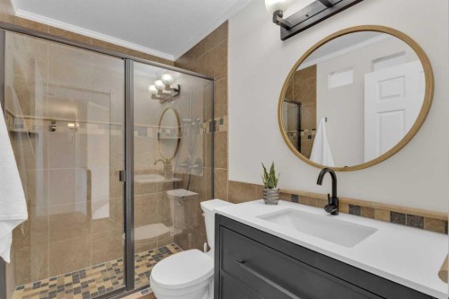 40 Drever Close, Red Deer, AB - Indoor Photo Showing Bathroom