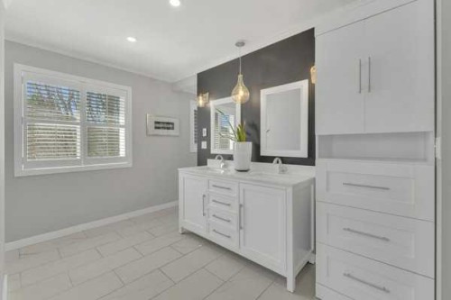 40 Drever Close, Red Deer, AB - Indoor Photo Showing Bathroom