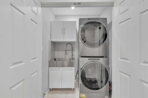 40 Drever Close, Red Deer, AB - Indoor Photo Showing Laundry Room