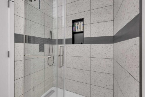 40 Drever Close, Red Deer, AB - Indoor Photo Showing Bathroom