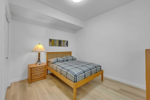 40 Drever Close, Red Deer, AB - Indoor Photo Showing Bedroom