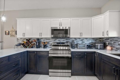 6520 58 Avenue, Innisfail, AB - Indoor Photo Showing Kitchen