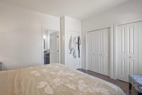 6520 58 Avenue, Innisfail, AB - Indoor Photo Showing Bedroom