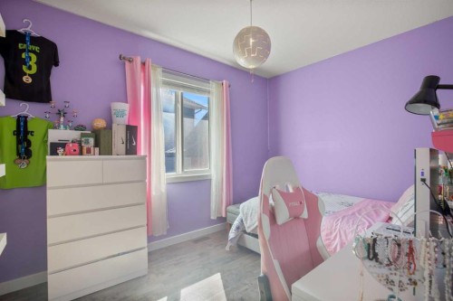 6520 58 Avenue, Innisfail, AB - Indoor Photo Showing Bedroom