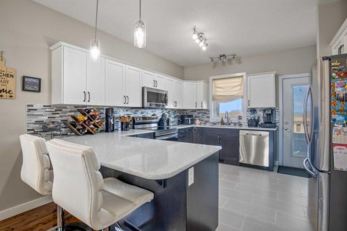 6520 58 Avenue, Innisfail, AB - Indoor Photo Showing Kitchen With Upgraded Kitchen