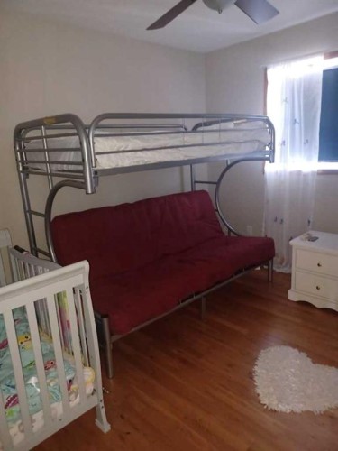 31 Oaklands Crescent, Red Deer, AB - Indoor Photo Showing Bedroom