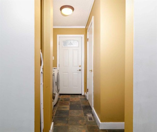 27 Wallace Close, Red Deer, AB - Indoor Photo Showing Other Room