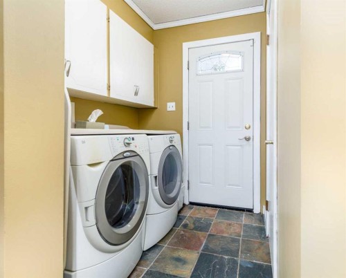 27 Wallace Close, Red Deer, AB - Indoor Photo Showing Laundry Room