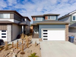 119 Crestview Boulevard Sylvan Lake, AB T4S 0V8