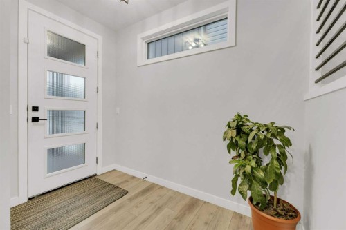 119 Crestview Boulevard, Sylvan Lake, AB - Indoor Photo Showing Other Room