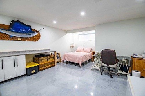 8 Springfield Boulevard, Sylvan Lake, AB - Indoor Photo Showing Other Room