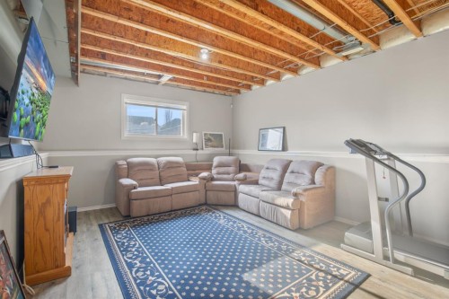171 Vickers Close, Red Deer, AB - Indoor Photo Showing Other Room