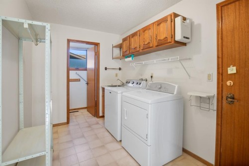 36 Muldrew Crescent, Red Deer, AB - Indoor Photo Showing Laundry Room