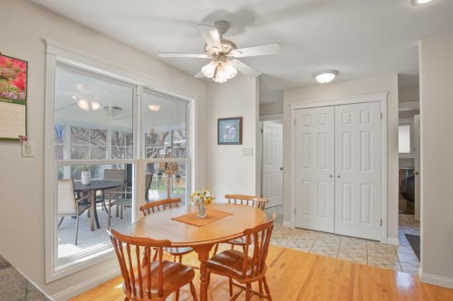 3510 43A Avenue, Red Deer, AB - Indoor Photo Showing Dining Room