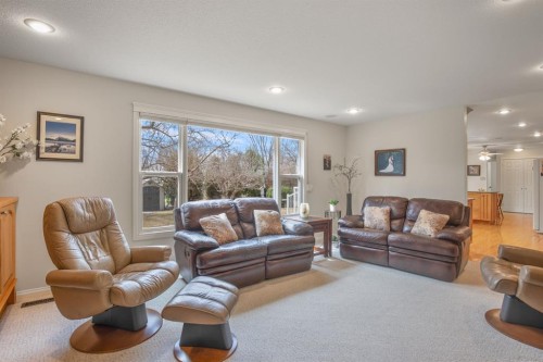 3510 43A Avenue, Red Deer, AB - Indoor Photo Showing Living Room