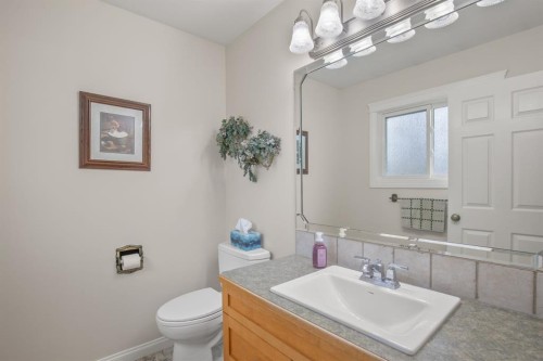 3510 43A Avenue, Red Deer, AB - Indoor Photo Showing Bathroom
