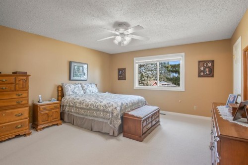 3510 43A Avenue, Red Deer, AB - Indoor Photo Showing Bedroom