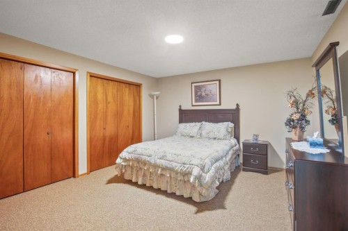 3510 43A Avenue, Red Deer, AB - Indoor Photo Showing Bedroom