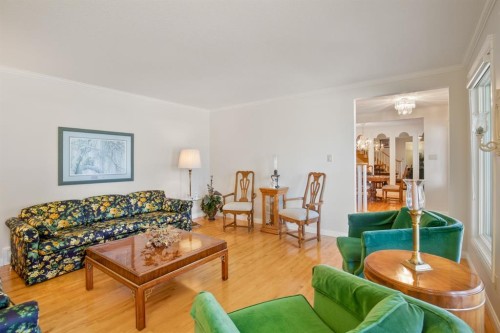 3510 43A Avenue, Red Deer, AB - Indoor Photo Showing Living Room