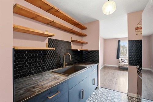 44 Whiteside Crescent, Red Deer, AB - Indoor Photo Showing Kitchen