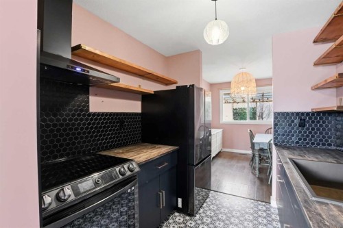 44 Whiteside Crescent, Red Deer, AB - Indoor Photo Showing Other Room