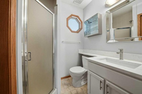 138 Duncan Crescent, Red Deer, AB - Indoor Photo Showing Bathroom