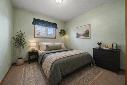 138 Duncan Crescent, Red Deer, AB - Indoor Photo Showing Bedroom