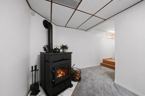 138 Duncan Crescent, Red Deer, AB - Indoor Photo Showing Other Room