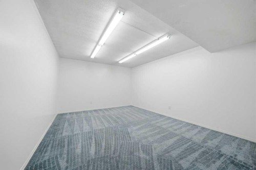 138 Duncan Crescent, Red Deer, AB - Indoor Photo Showing Other Room