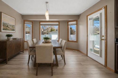 138 Duncan Crescent, Red Deer, AB - Indoor Photo Showing Dining Room