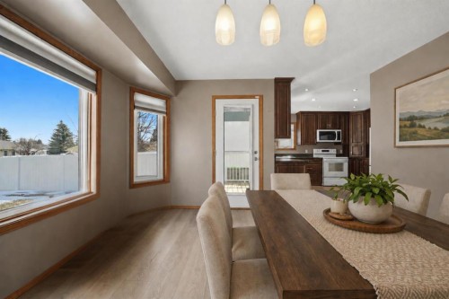 138 Duncan Crescent, Red Deer, AB - Indoor Photo Showing Dining Room