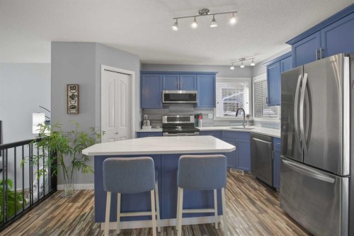 42 Riviera Drive, Lacombe, AB - Indoor Photo Showing Kitchen With Upgraded Kitchen