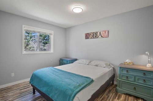 42 Riviera Drive, Lacombe, AB - Indoor Photo Showing Bedroom