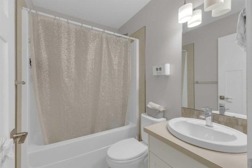 105 Ash Close, Blackfalds, AB - Indoor Photo Showing Bathroom