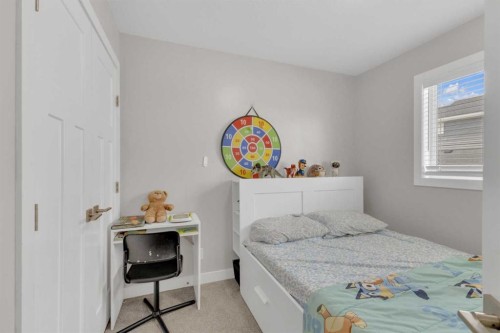 105 Ash Close, Blackfalds, AB - Indoor Photo Showing Bedroom
