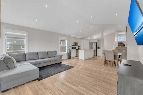 105 Ash Close, Blackfalds, AB - Indoor Photo Showing Living Room