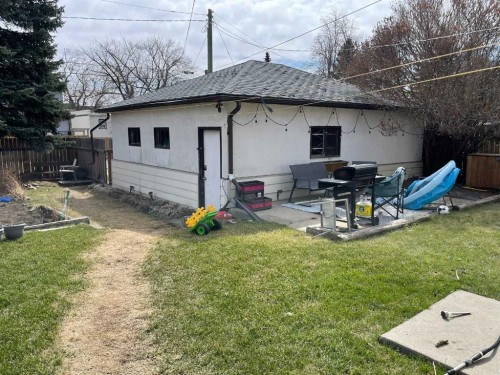 3405 52 Avenue, Red Deer, AB - Outdoor