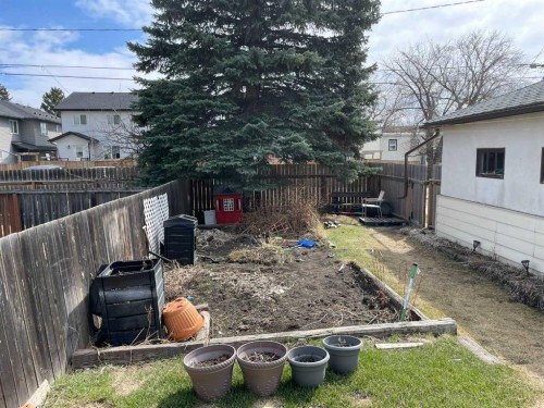 3405 52 Avenue, Red Deer, AB - Outdoor