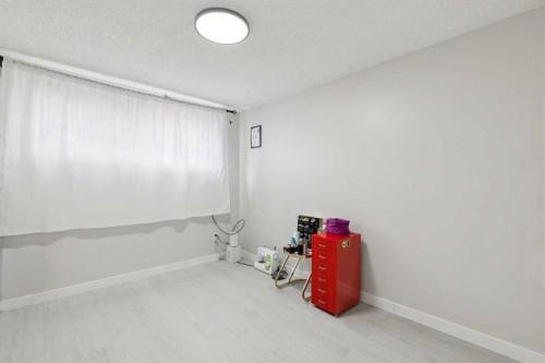 4210 Richmond Road Sw, Calgary, AB - Indoor Photo Showing Other Room