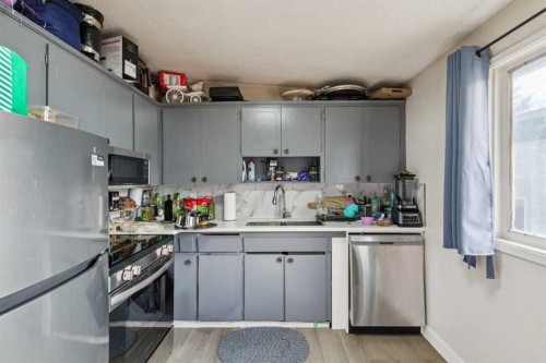 4210 Richmond Road Sw, Calgary, AB - Indoor Photo Showing Kitchen