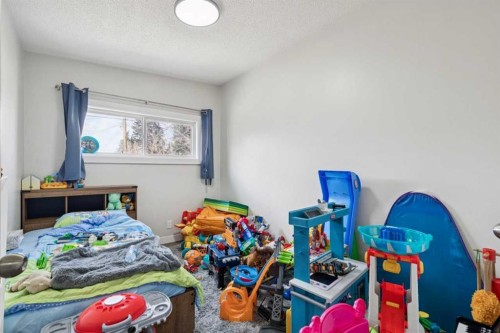 4210 Richmond Road Sw, Calgary, AB - Indoor Photo Showing Bedroom