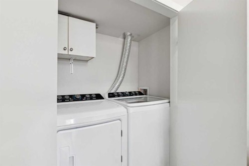 4210 Richmond Road Sw, Calgary, AB - Indoor Photo Showing Laundry Room