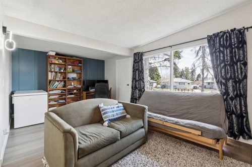 4210 Richmond Road Sw, Calgary, AB - Indoor Photo Showing Other Room
