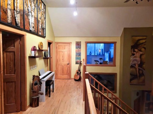 4643 29 Avenue Nw, Calgary, AB - Indoor Photo Showing Other Room