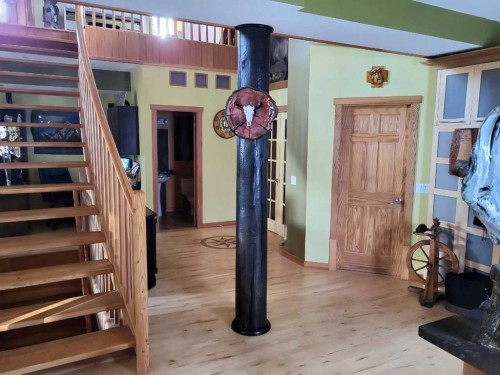4643 29 Avenue Nw, Calgary, AB - Indoor Photo Showing Other Room